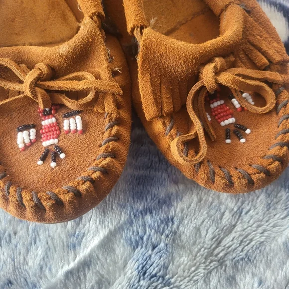 Minnetonka Moccasin - Picture 4 of 4